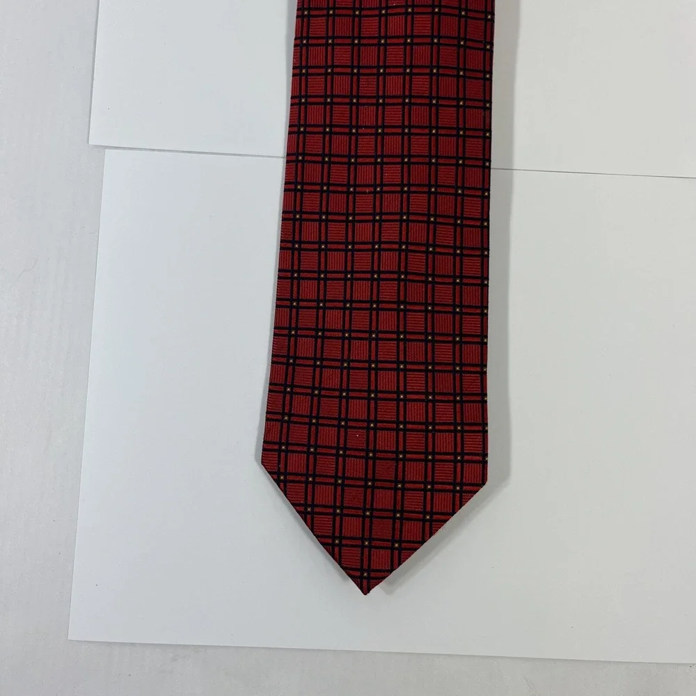 Jos A Bank Mens Tie3.75  in W x L60 in Silk Check Red Black
